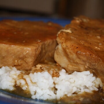 Juicy-Tender Pork Chops and Gravy